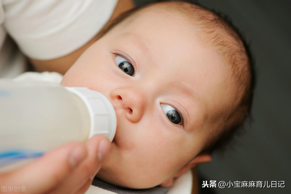 纯母乳几个月添加辅食，新手妈妈的喂养指南